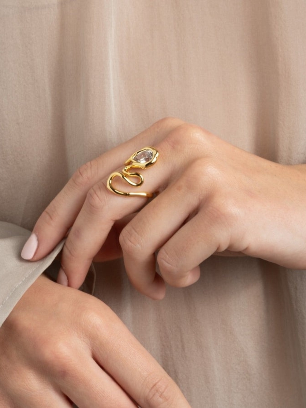 Alexis Bittar Asterales Gold Floating Vine Ring - Picture 4 of 9